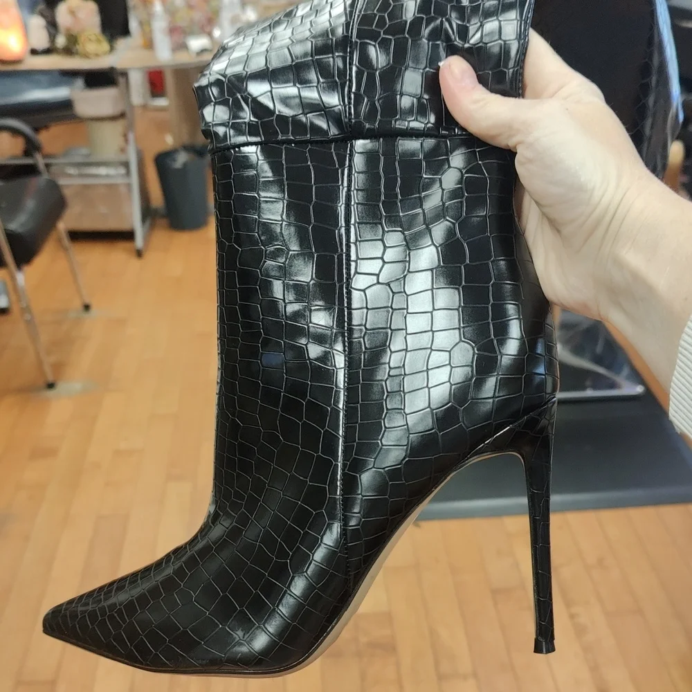 Black Croc-Embossed Pointed-Toe Stiletto Knee Boots - Women - Picture 2 of 5